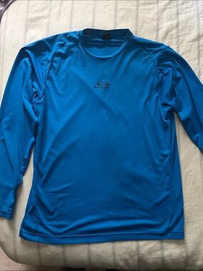 Oakley Hydrolix Men’s Long-Sleeve  in Bright Blue